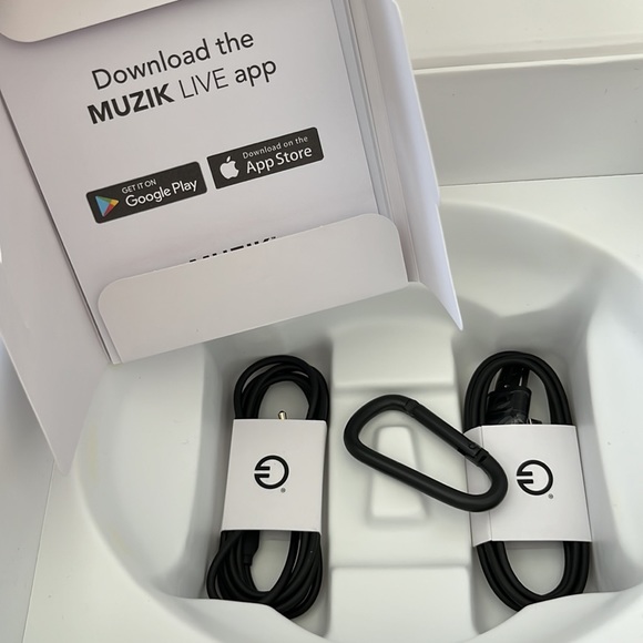 LTD WIRELESS ON-EAR HEADPHONE BY MUZIK - Picture 8 of 12